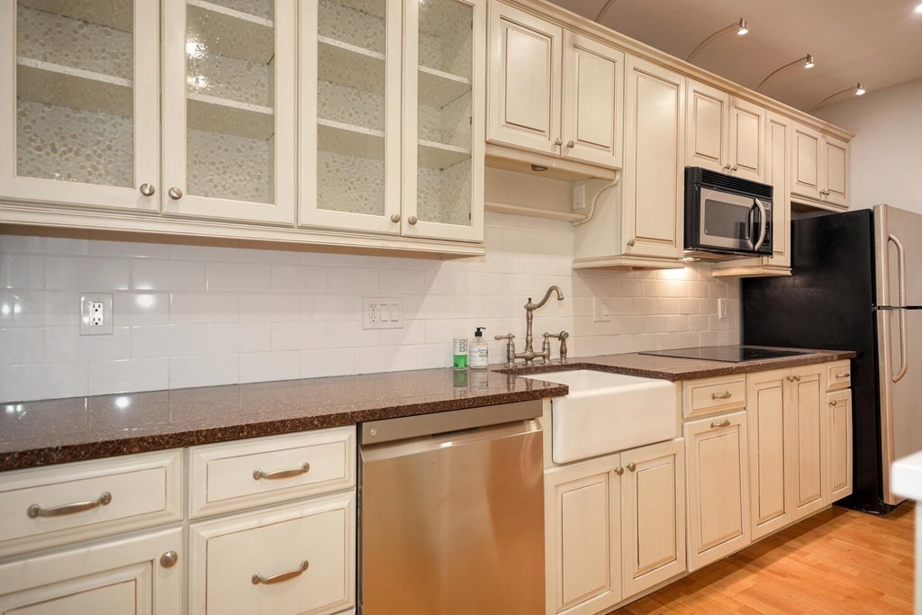 1000 Centre Street, Unit 2 Boston, MA 02130 - Photo 5 of 41