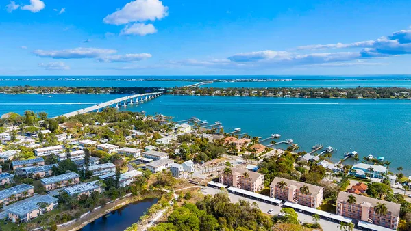 $215,000 | 2950 Southeast Ocean Boulevard, Unit 109304, Stuart, FL 34996