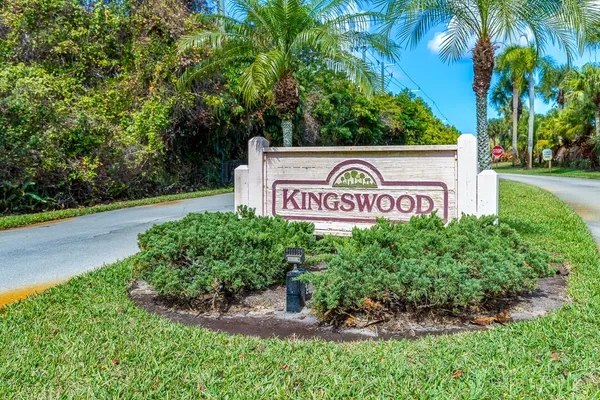 $215,000 | 2950 Southeast Ocean Boulevard, Unit 109304, Stuart, FL 34996