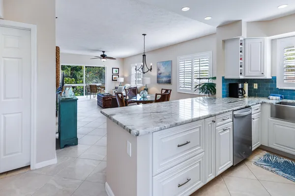 $215,000 | 2950 Southeast Ocean Boulevard, Unit 109304, Stuart, FL 34996