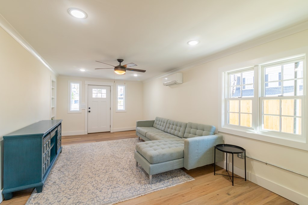 1519 1/2 16th Avenue Columbus, GA 31901 - Photo 5 of 25 a living room with furniture and a window