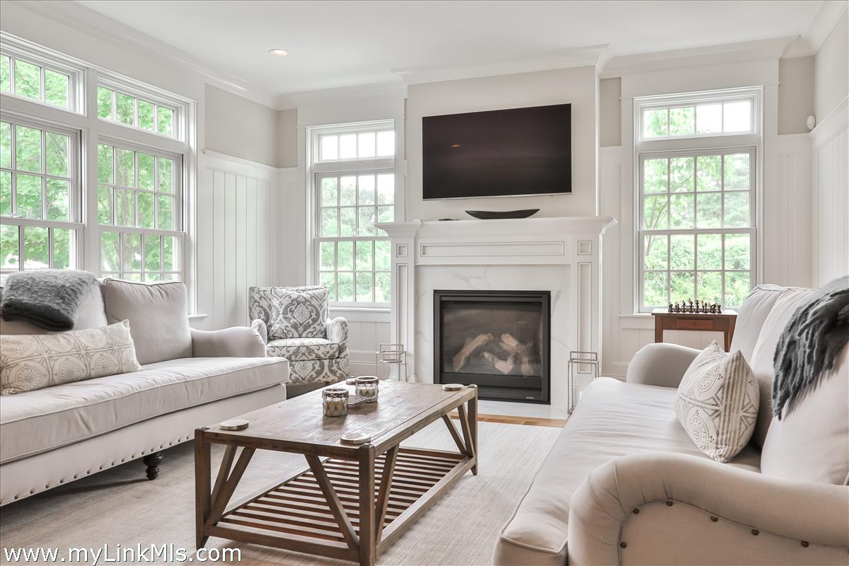 54 Fuller Street Edgartown, MA 02539 - Photo 12 of 31