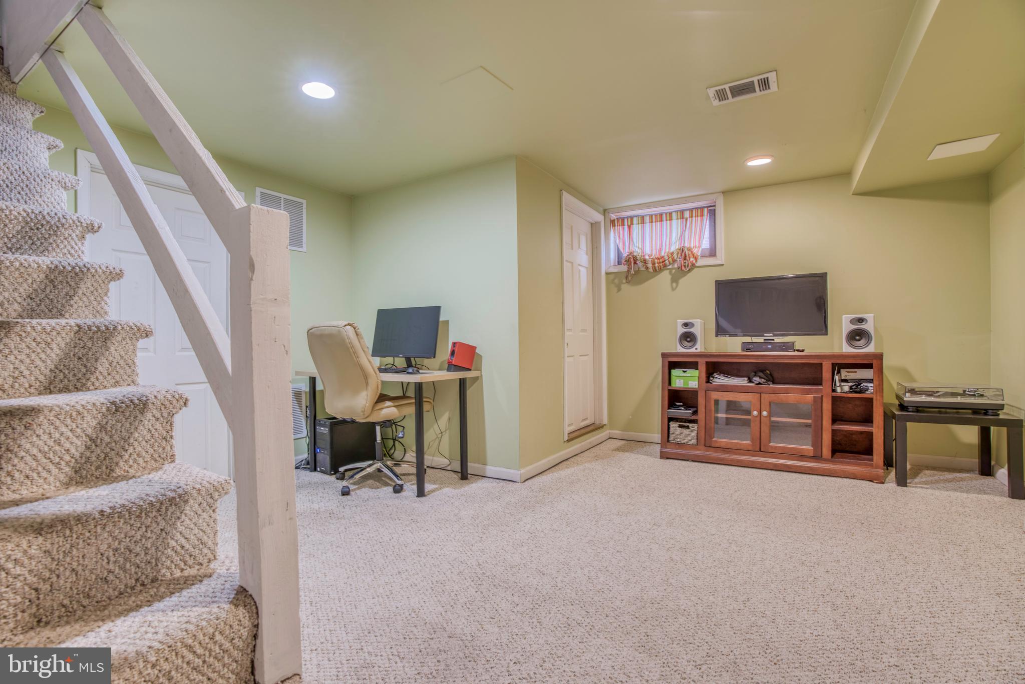 8336 Edgedale Road Baltimore, MD 21234 - Photo 21 of 29
