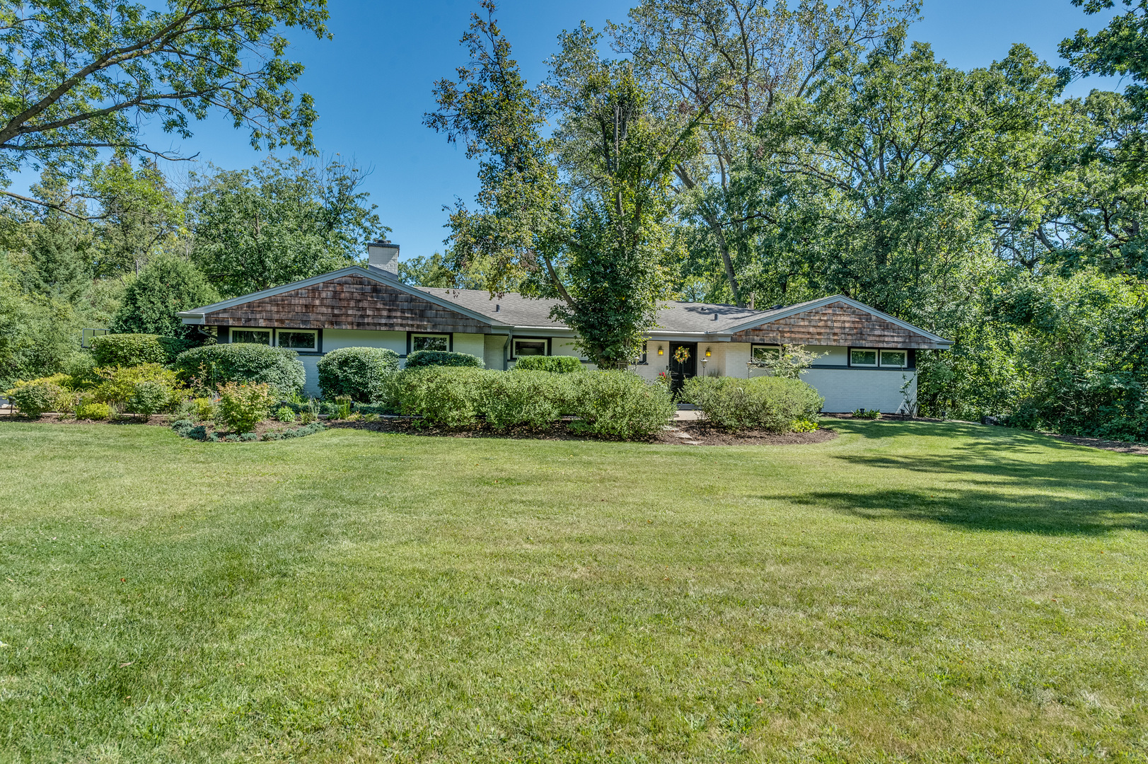 2135 Stirling Road Bannockburn, IL 60015 - Photo 1 of 45 Gallery Image 1