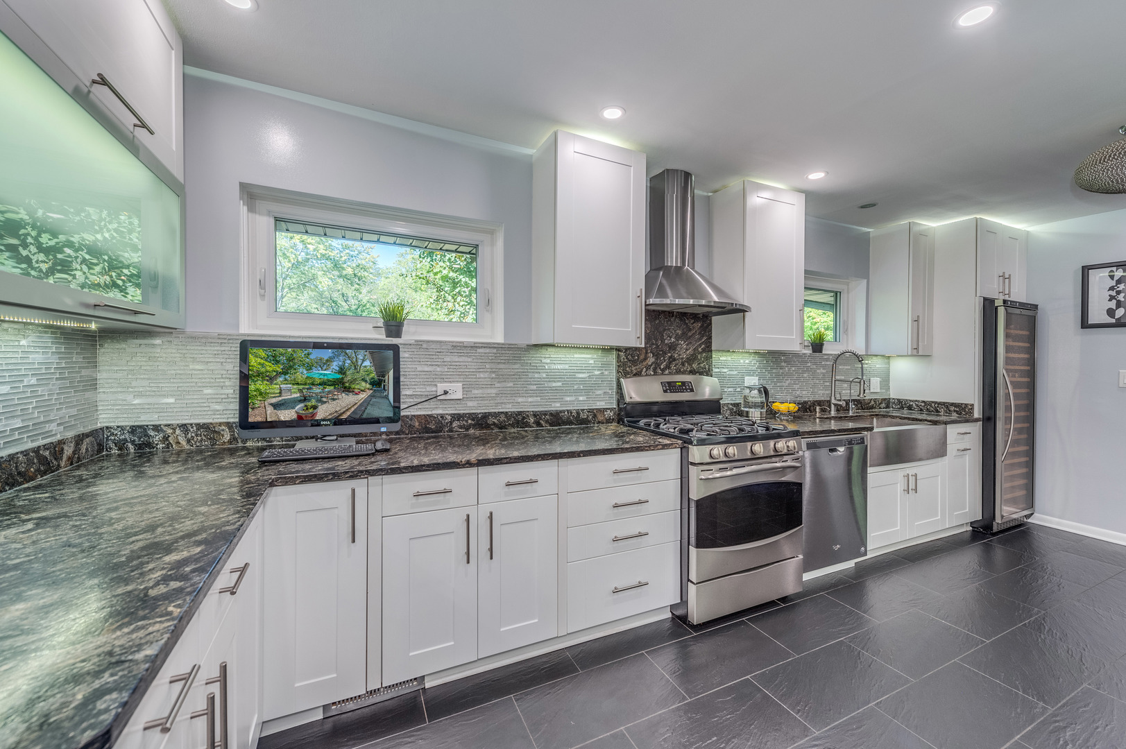 2135 Stirling Road Bannockburn, IL 60015 - Photo 12 of 45 Gallery Image 12