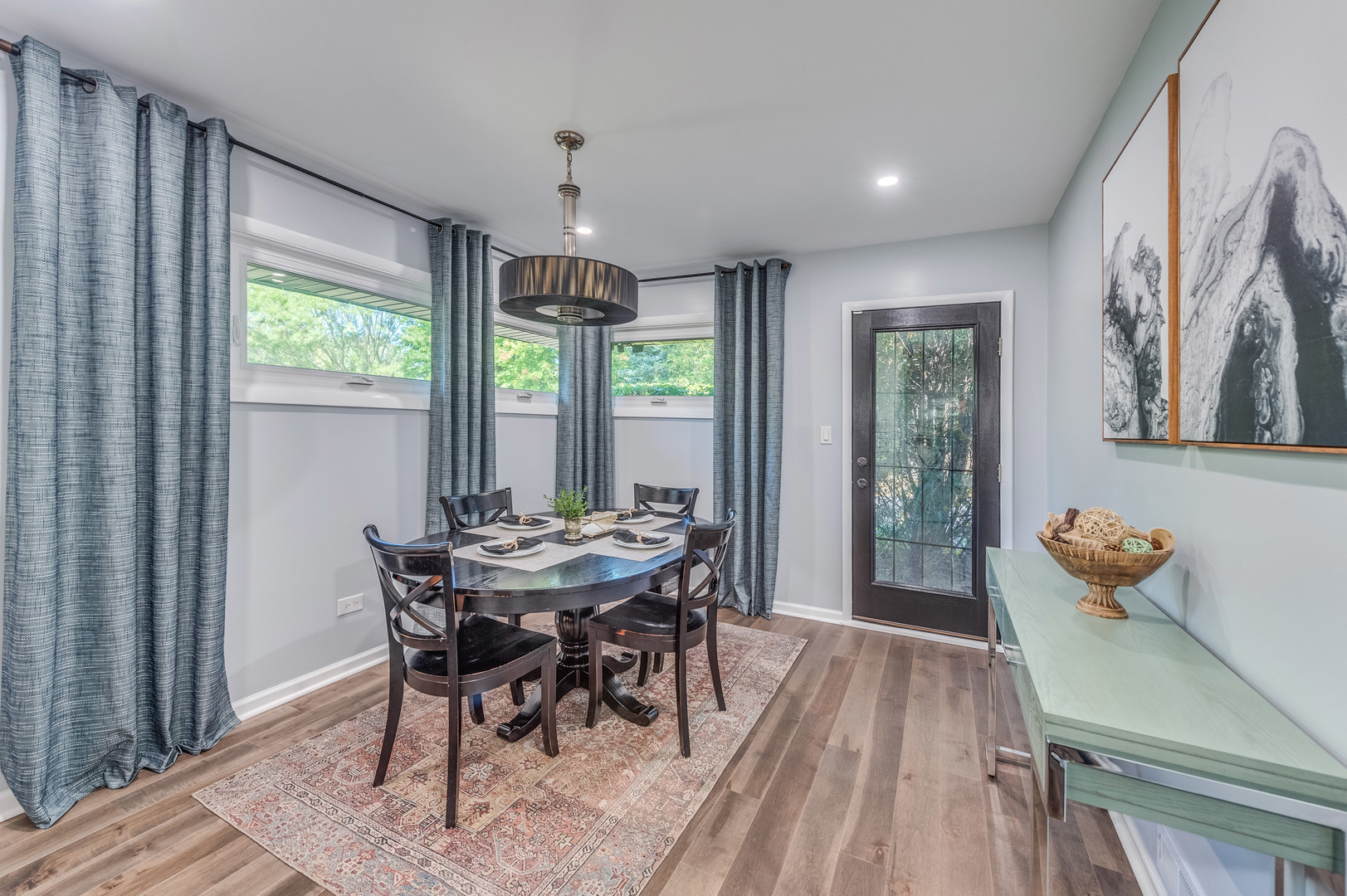 2135 Stirling Road Bannockburn, IL 60015 - Photo 17 of 45 Gallery Image 17