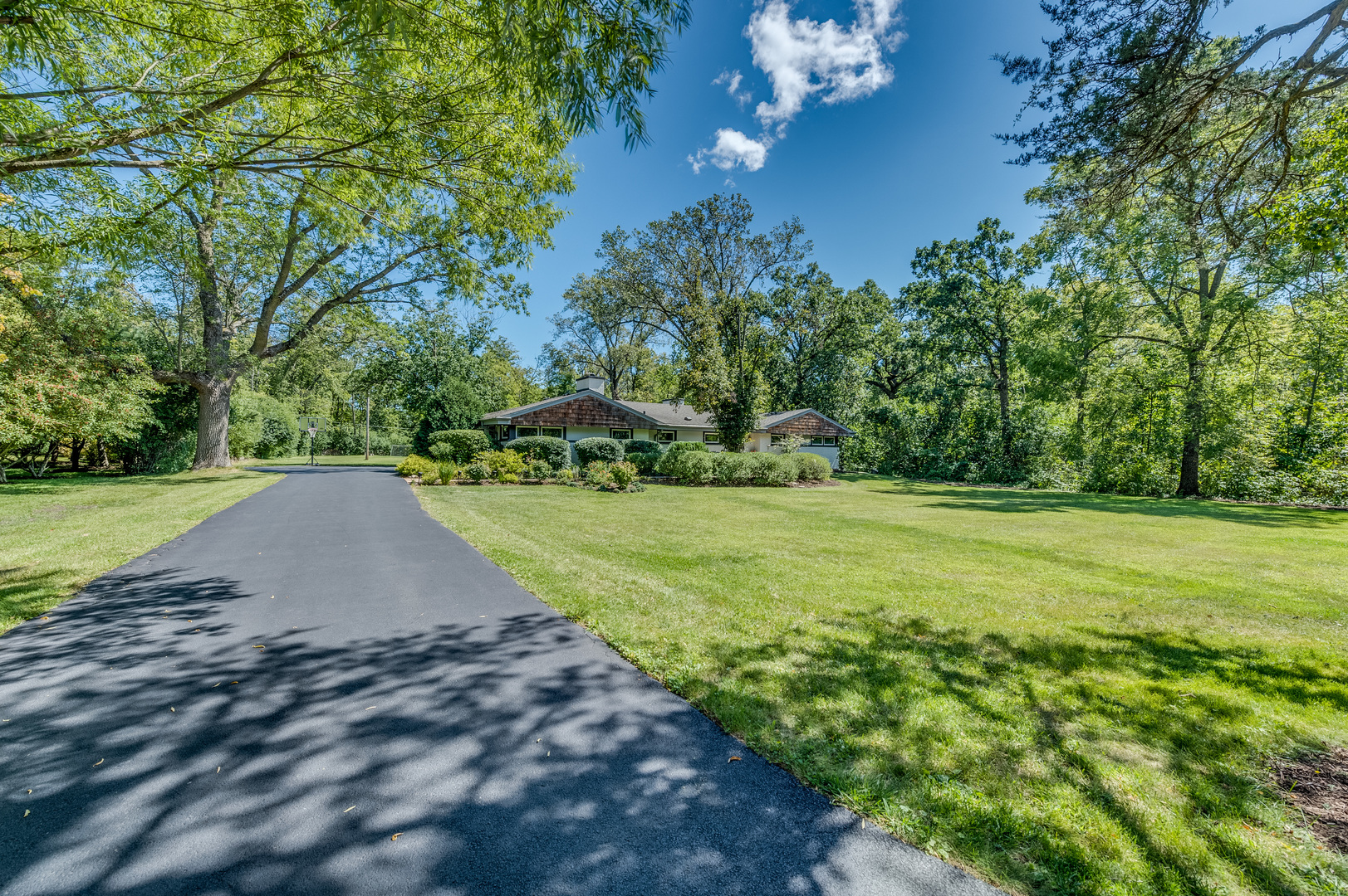 2135 Stirling Road Bannockburn, IL 60015 - Photo 2 of 45 Gallery Image 2