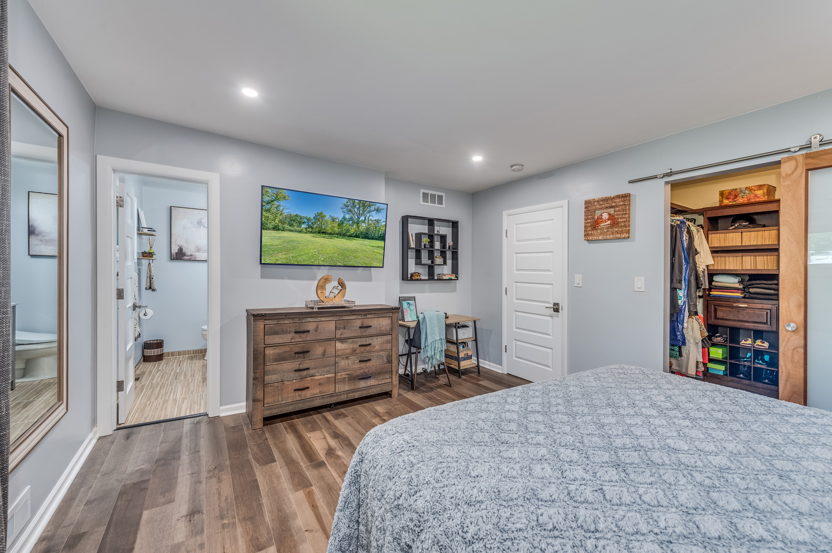 2135 Stirling Road Bannockburn, IL 60015 - Photo 25 of 45 Gallery Image 25