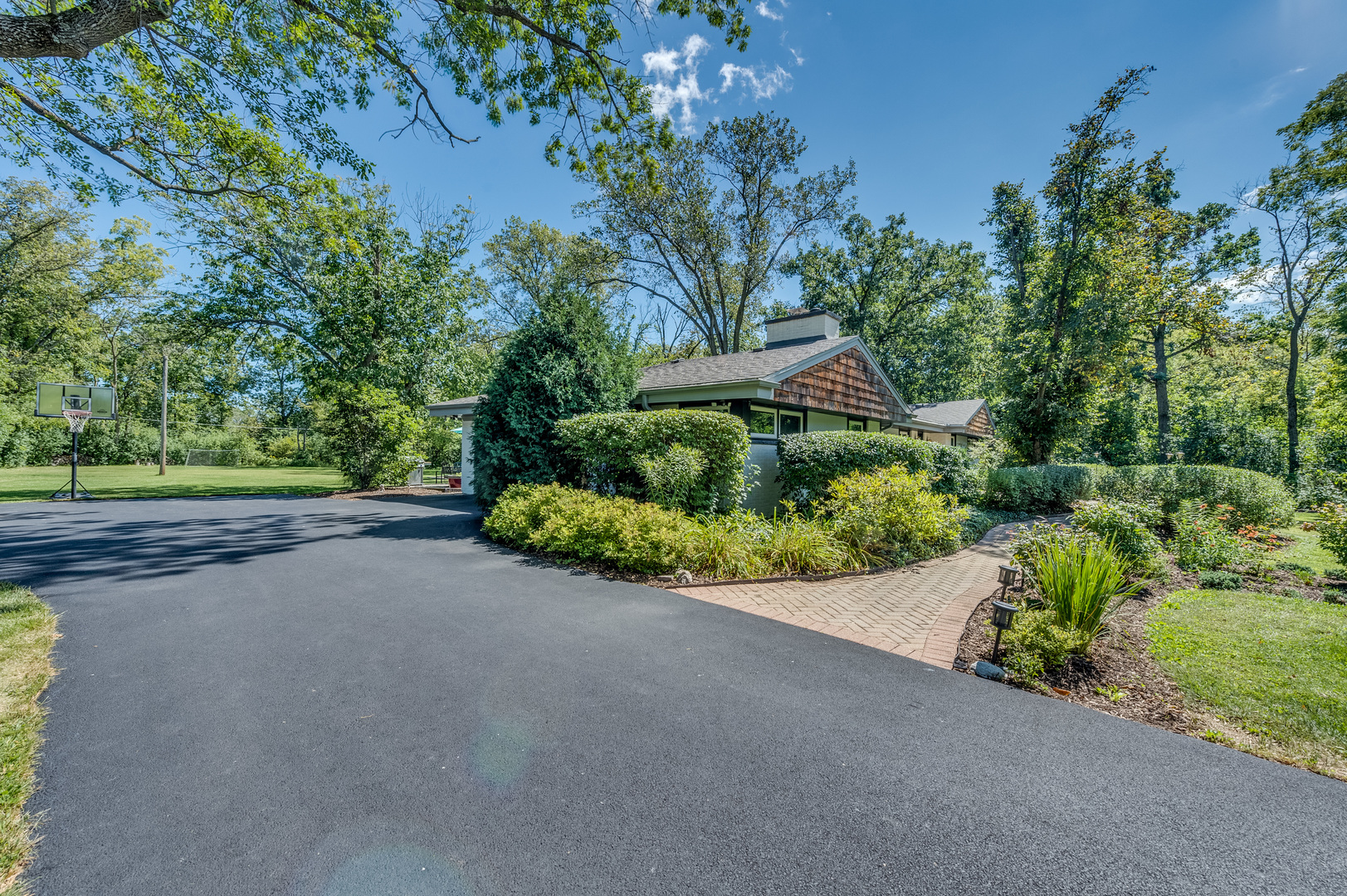 2135 Stirling Road Bannockburn, IL 60015 - Photo 3 of 45 Gallery Image 3