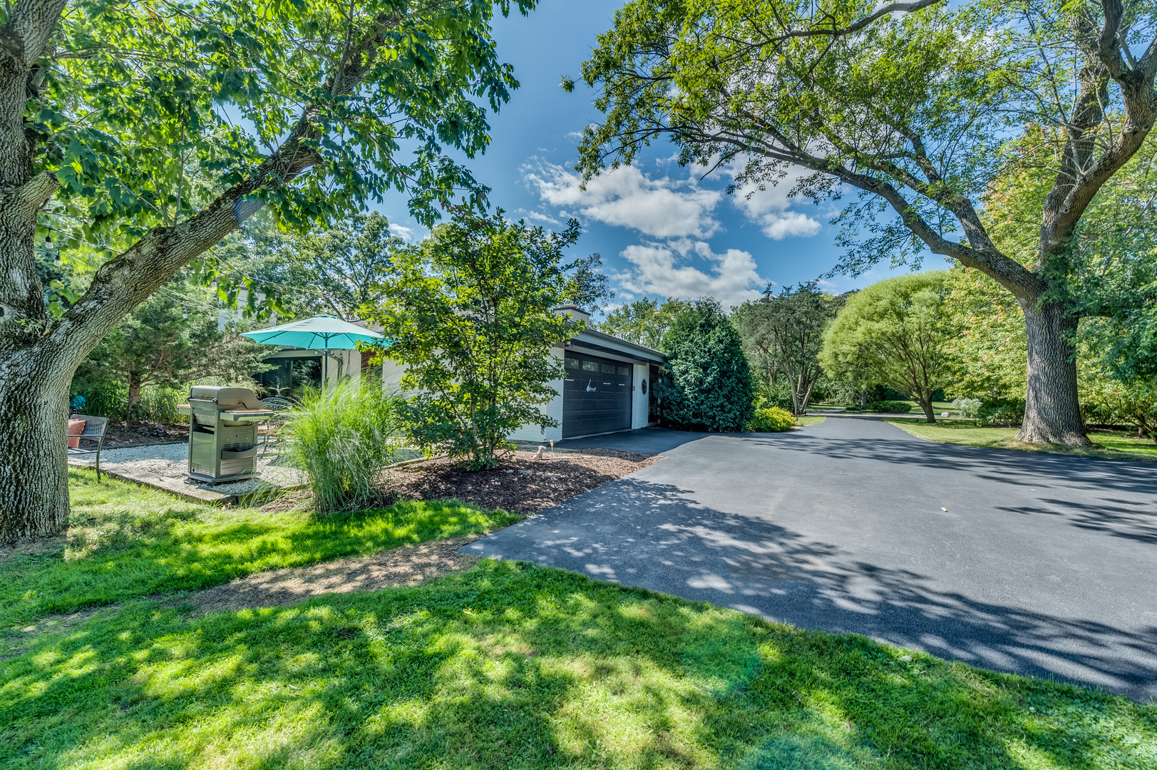 2135 Stirling Road Bannockburn, IL 60015 - Photo 35 of 45 Gallery Image 35
