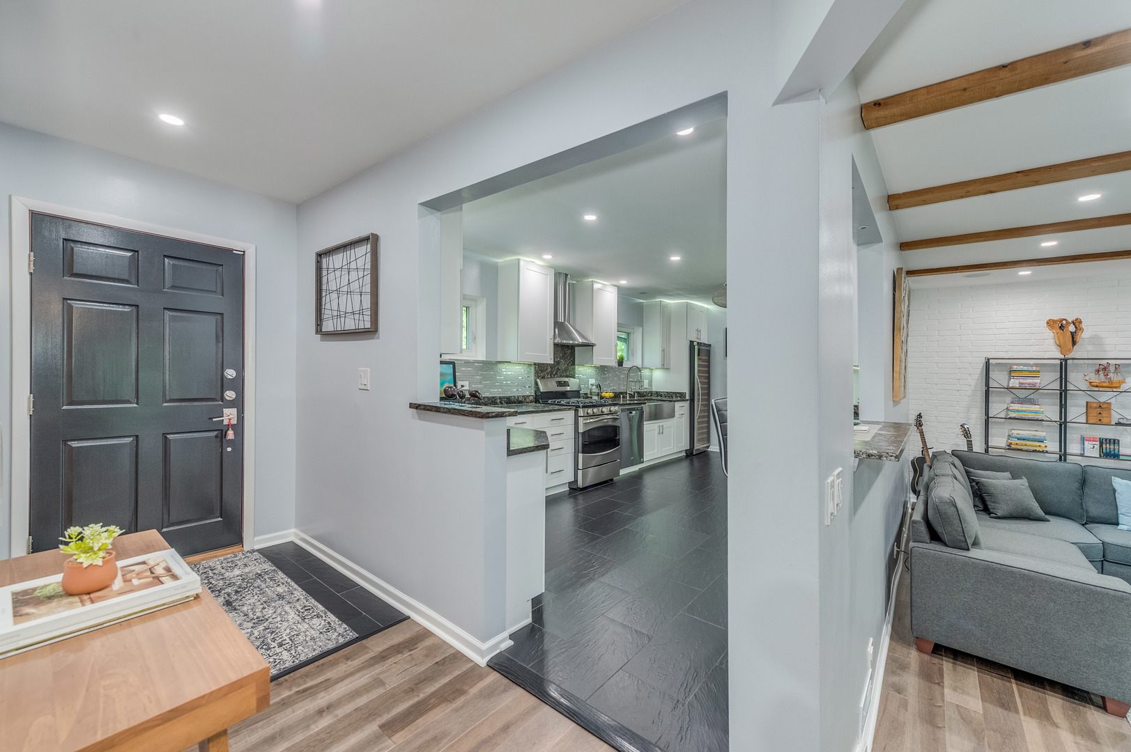 2135 Stirling Road Bannockburn, IL 60015 - Photo 10 of 45 Gallery Image 10