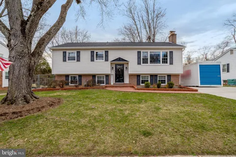 $870,000 | 5911 Bond Court, Alexandria, VA 22315
