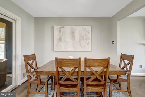 $870,000 | 5911 Bond Court, Alexandria, VA 22315