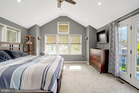 $870,000 | 5911 Bond Court, Alexandria, VA 22315