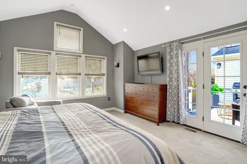 $870,000 | 5911 Bond Court, Alexandria, VA 22315