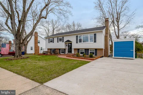 $870,000 | 5911 Bond Court, Alexandria, VA 22315