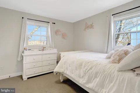 $870,000 | 5911 Bond Court, Alexandria, VA 22315