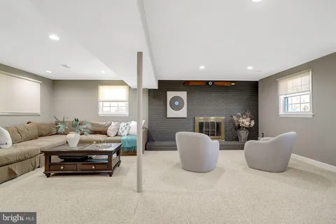 $870,000 | 5911 Bond Court, Alexandria, VA 22315