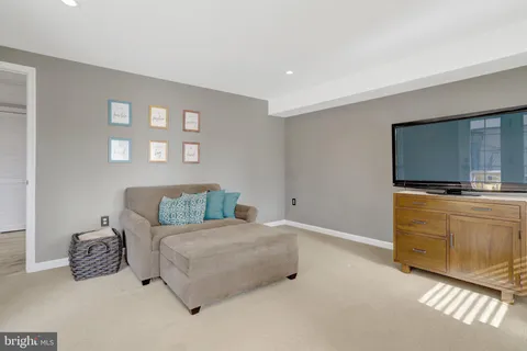 $870,000 | 5911 Bond Court, Alexandria, VA 22315