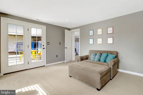 $870,000 | 5911 Bond Court, Alexandria, VA 22315