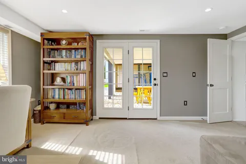 $870,000 | 5911 Bond Court, Alexandria, VA 22315