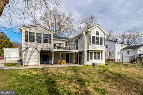 $870,000 | 5911 Bond Court, Alexandria, VA 22315