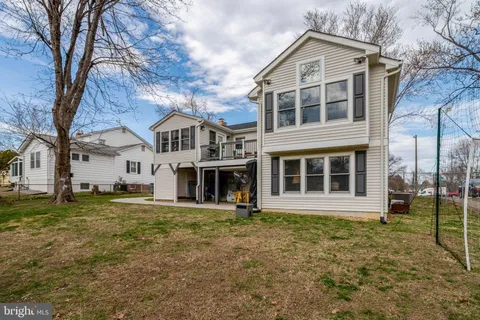 $870,000 | 5911 Bond Court, Alexandria, VA 22315