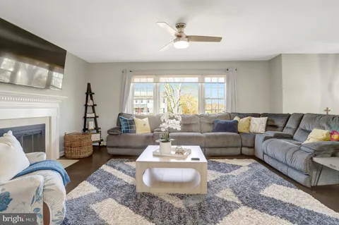 $870,000 | 5911 Bond Court, Alexandria, VA 22315