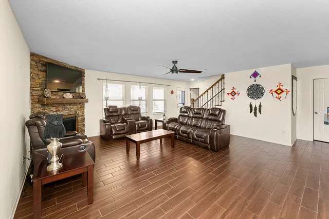 $270,000 | 11023 Tall Hill Circle, Houston, TX 77044