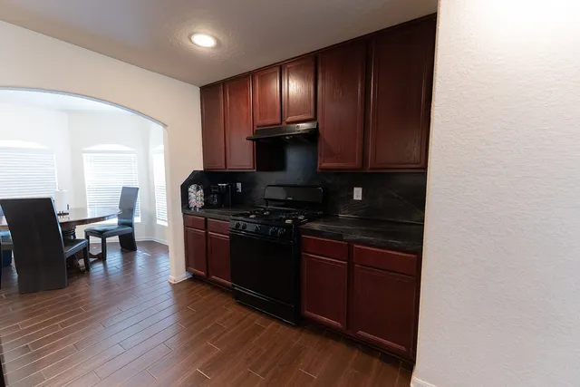 $270,000 | 11023 Tall Hill Circle, Houston, TX 77044