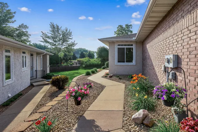 $404,900 | 8821 Preserve Place, Savage, MN 55378