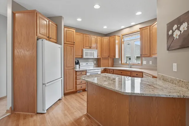 $404,900 | 8821 Preserve Place, Savage, MN 55378