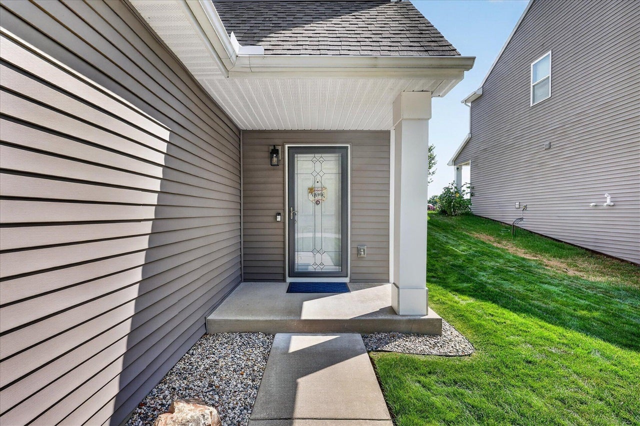 1314 Highland Hill Lowell, MI 49331 - Photo 5 of 45 Gallery Image 5
