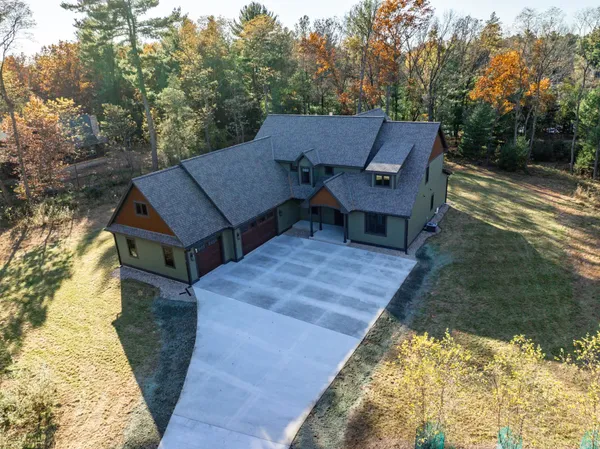 $1,399,900 | N7825 North Cherokee, New Lisbon, WI 53950