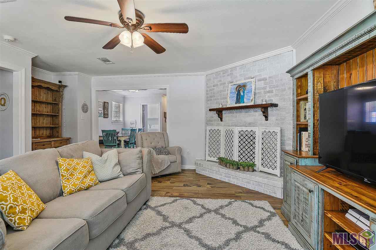 16329 Batavia Avenue Baton Rouge, LA 70817 - Photo 4 of 11 Living area