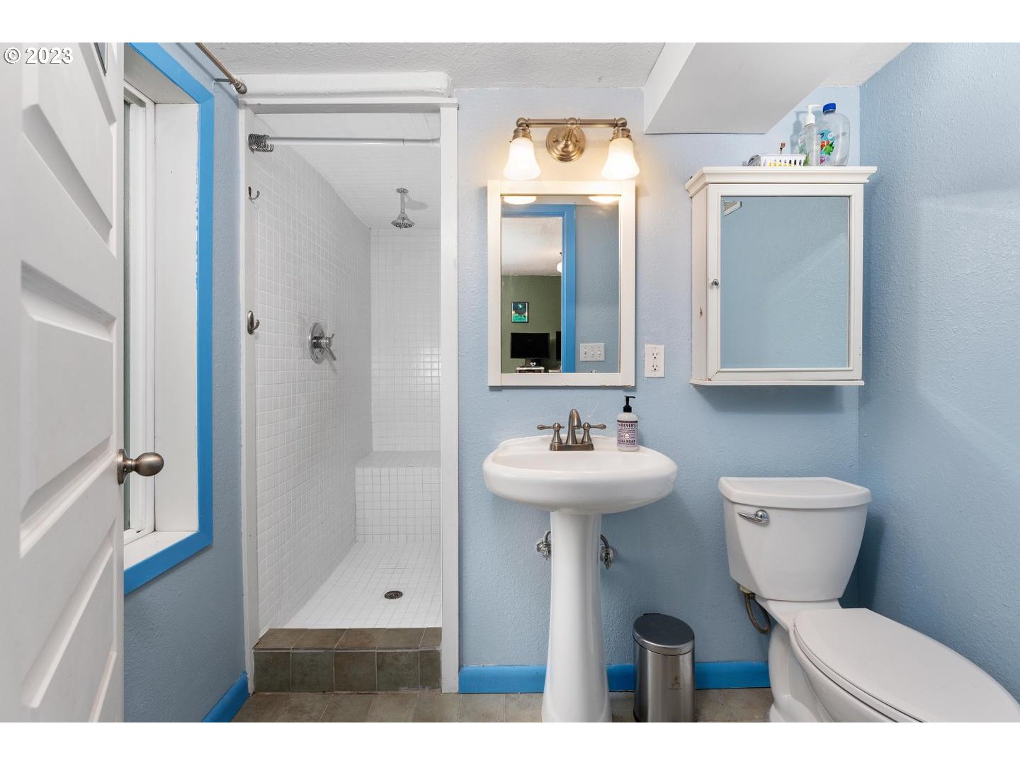 6435 Southwest 50th Avenue Portland, OR 97221 - Photo 28 of 45 Bathroom