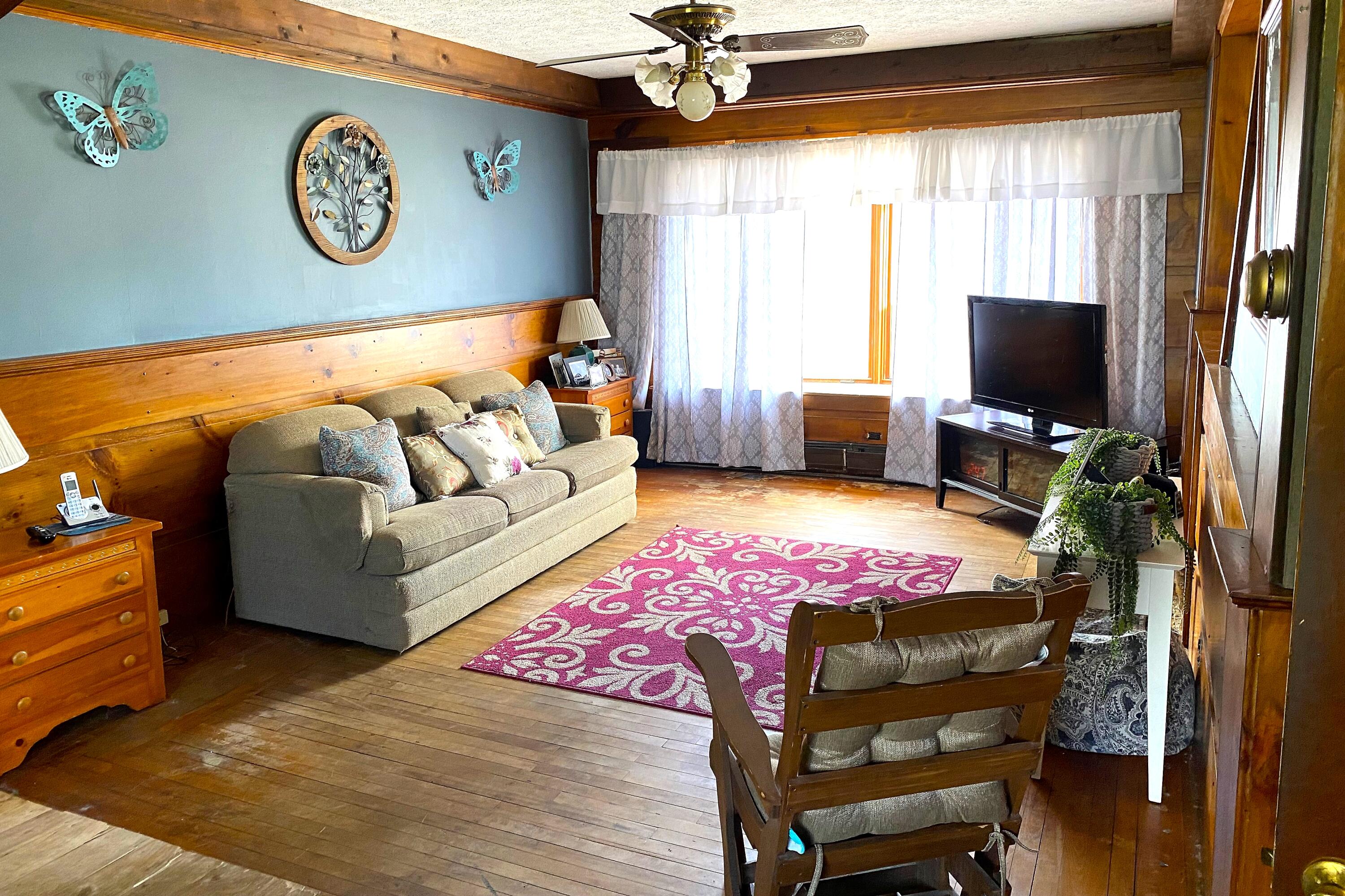 53 Elm Street Springvale, ME 04083 - Photo 9 of 57 LivingRoom1-2