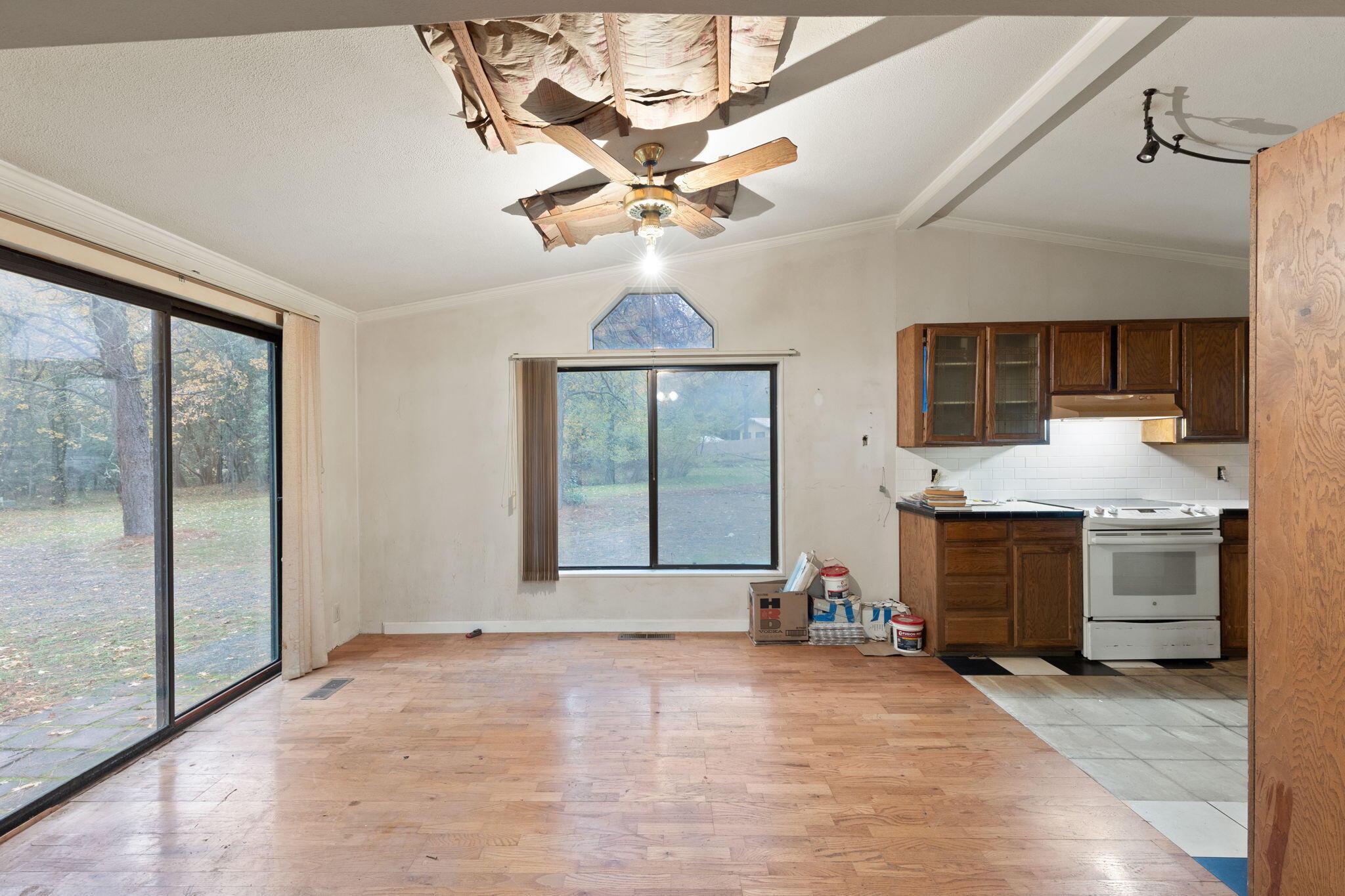 543 Hidden Valley Road Grants Pass, OR 97527 - Photo 3 of 40 4-web-or-mls-543-hidden-valley-rd