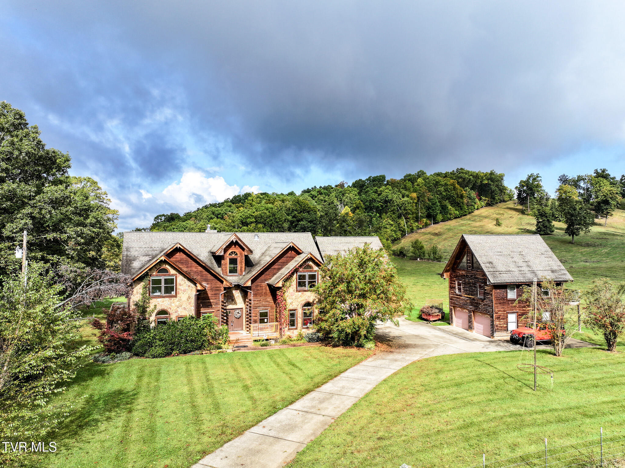 3101 Whitehouse Road Greeneville, TN 37745 - Photo 3 of 56 DJI_20251006133601_0498_D