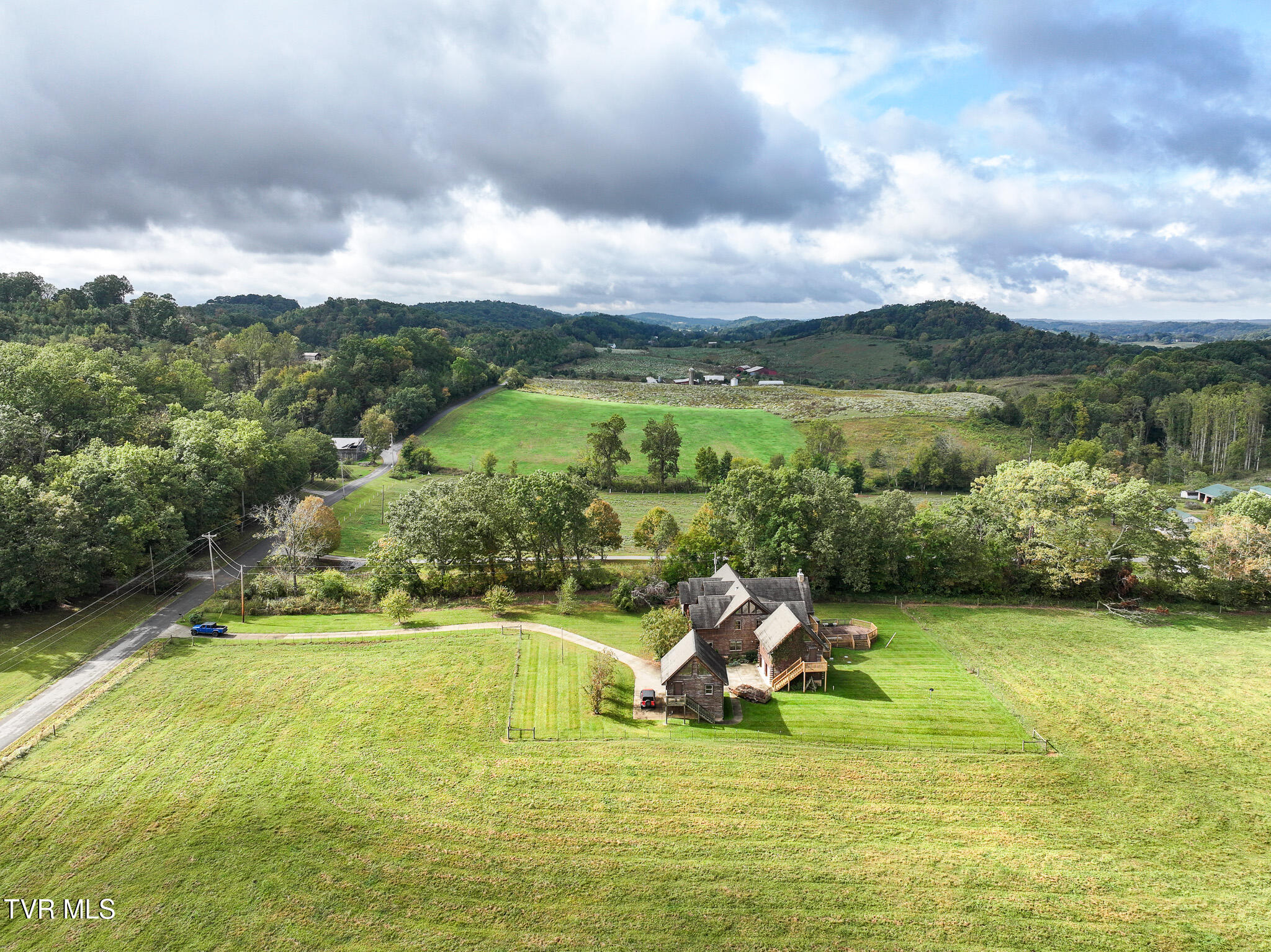 3101 Whitehouse Road Greeneville, TN 37745 - Photo 50 of 56 DJI_20251006133747_0507_D