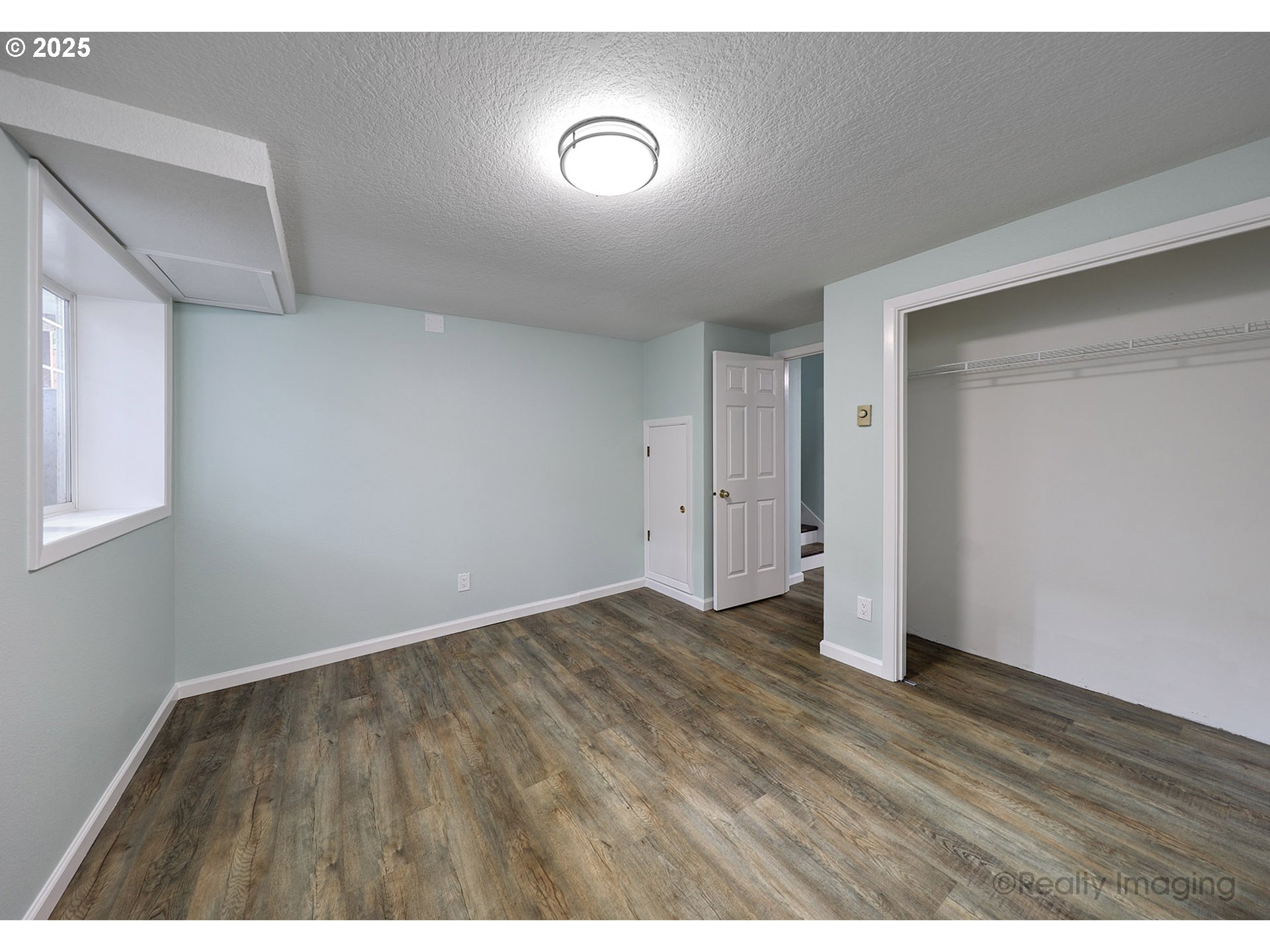 1124 Southwest Chestnut Drive Portland, OR 97219 - Photo 26 of 37 Bedroom