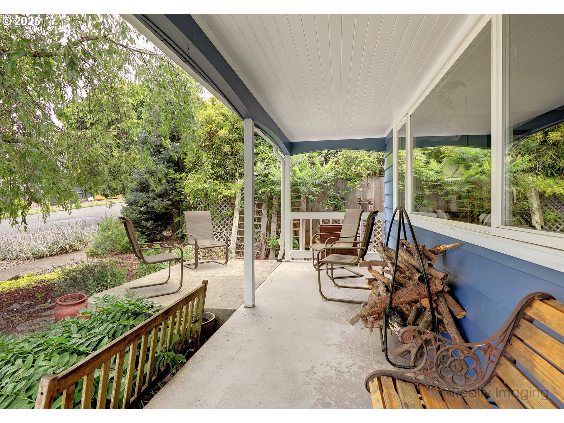 1124 Southwest Chestnut Drive Portland, OR 97219 - Photo 3 of 37 Porch