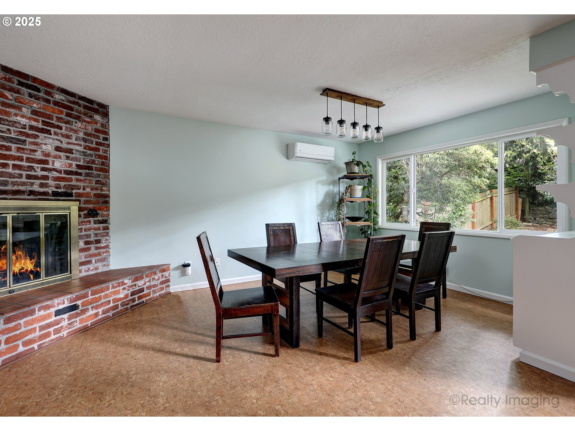 1124 Southwest Chestnut Drive Portland, OR 97219 - Photo 9 of 37 Dining Room