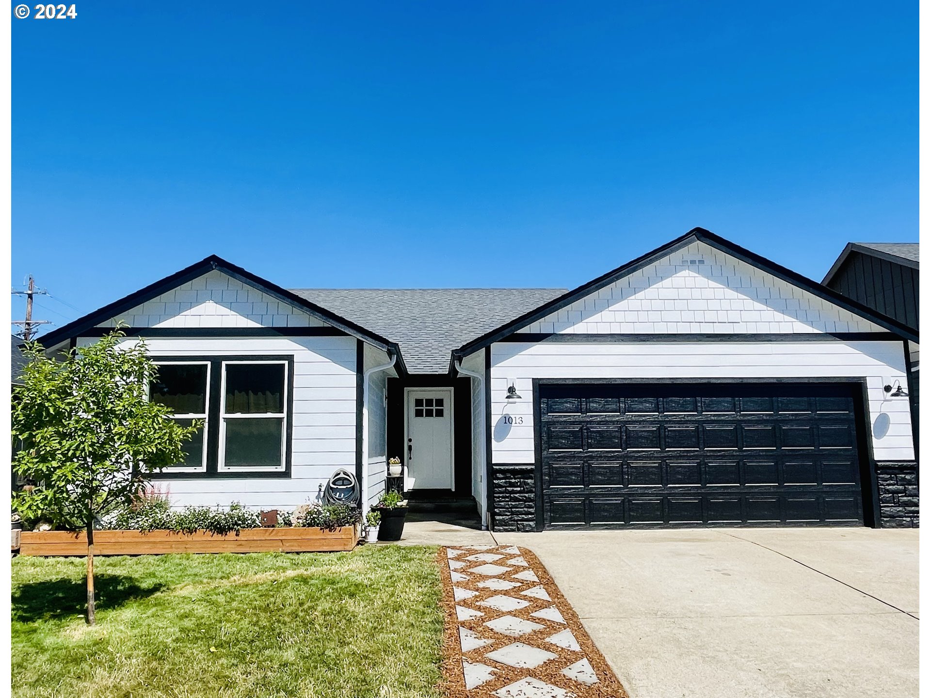 1013 Swale Ridge Loop Creswell, OR 97426 - Photo 1 of 26 Gallery Image 1