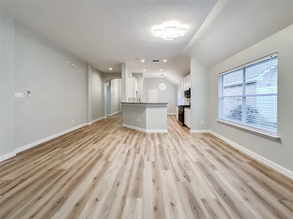 $414,800 | 27 Auburn Path Drive, The Woodlands, TX 77382