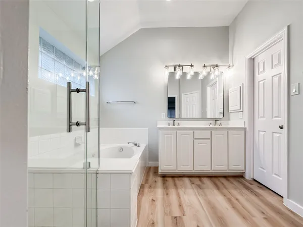 $414,800 | 27 Auburn Path Drive, The Woodlands, TX 77382