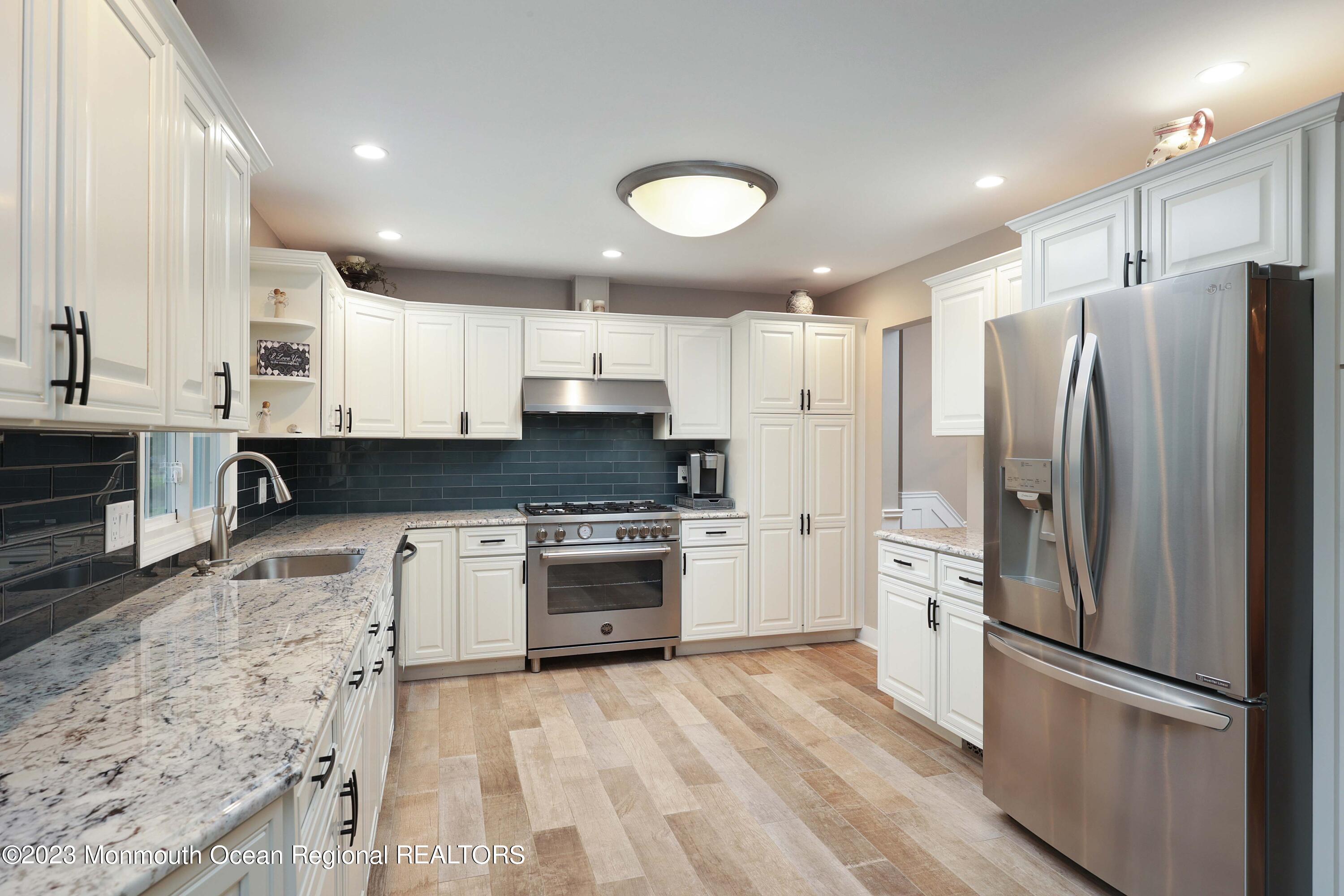 683 Hopping Road Belford, NJ 07718 - Photo 13 of 50 758A0864