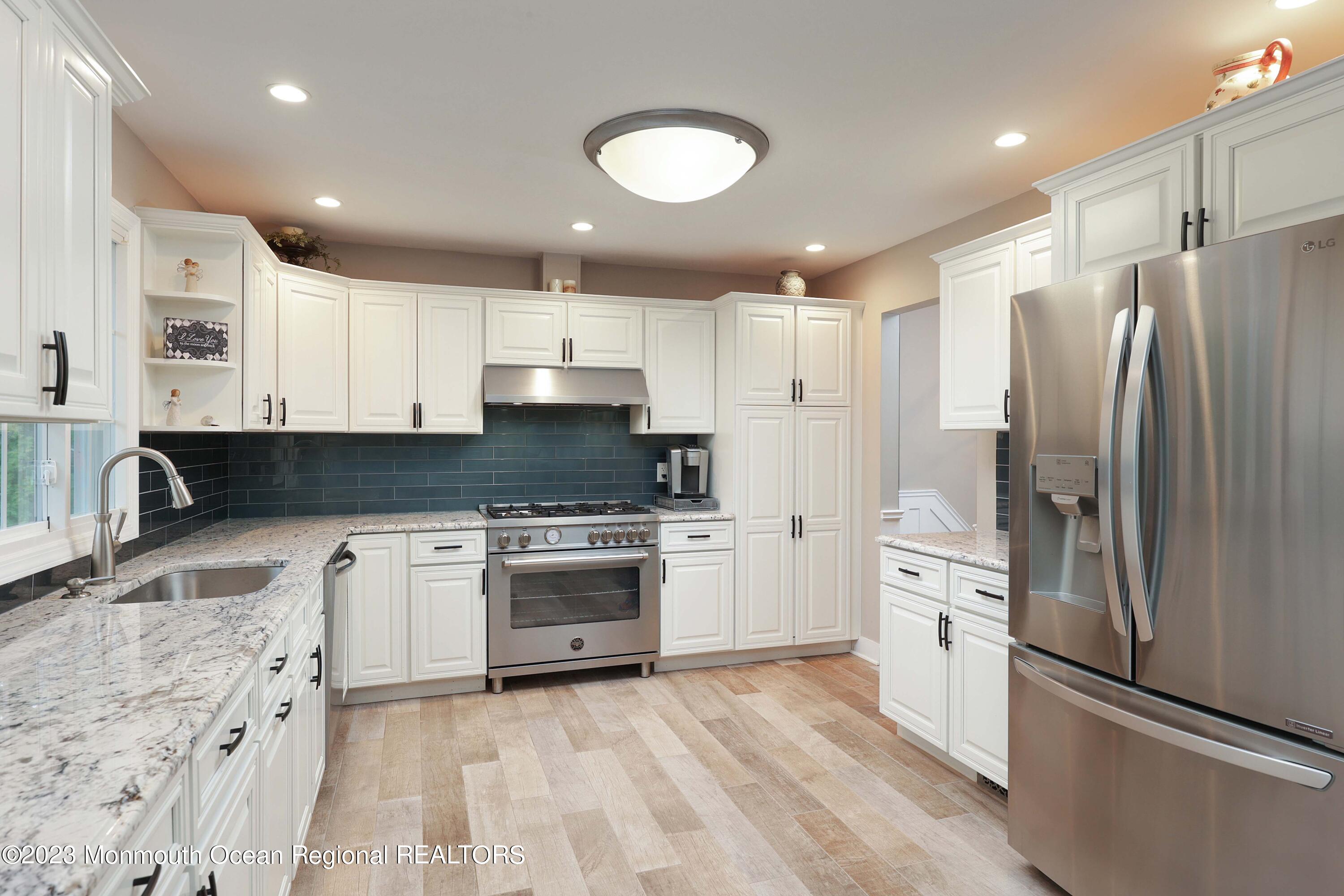 683 Hopping Road Belford, NJ 07718 - Photo 14 of 50 758A0872