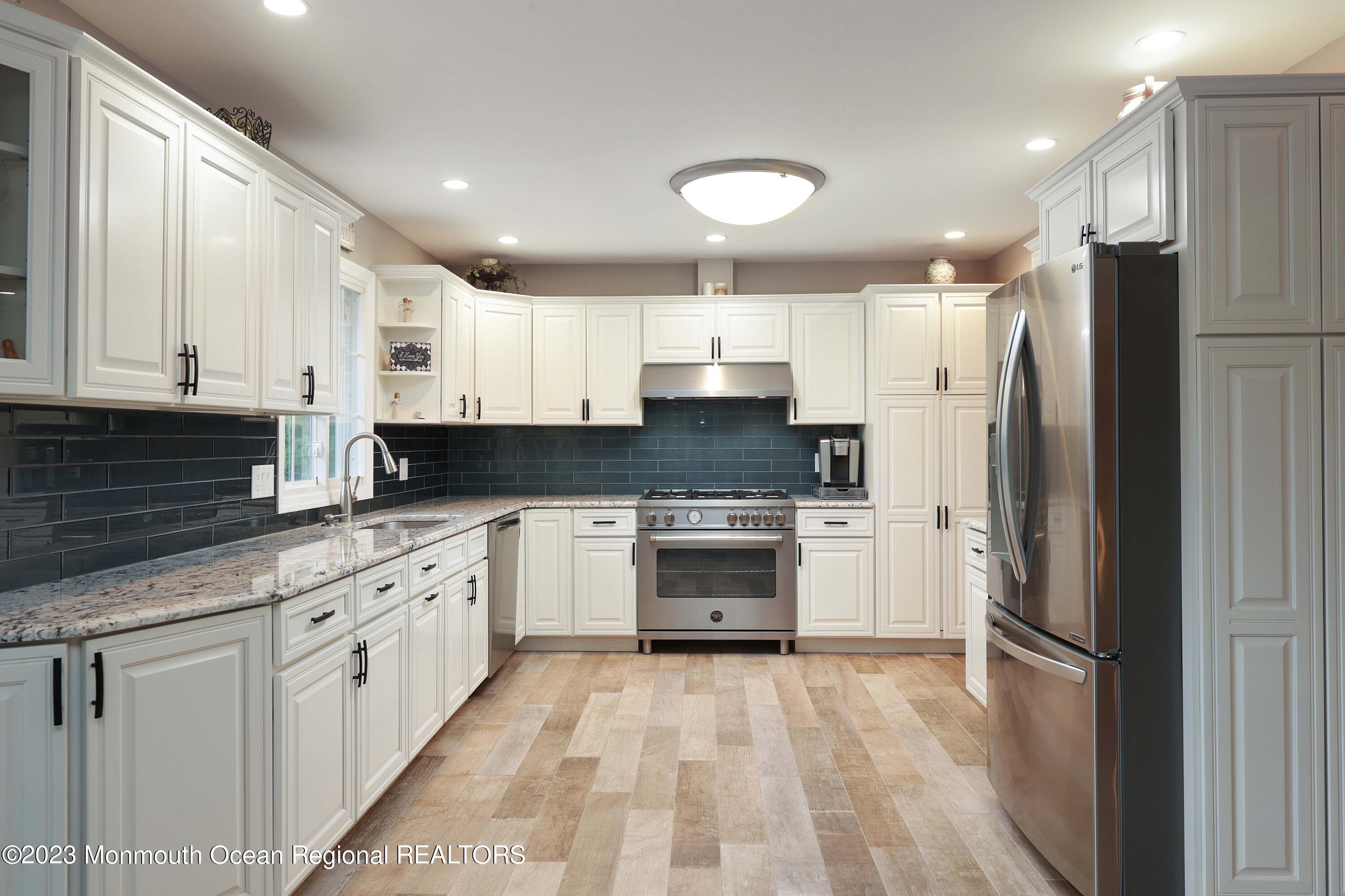 683 Hopping Road Belford, NJ 07718 - Photo 15 of 50 758A0855