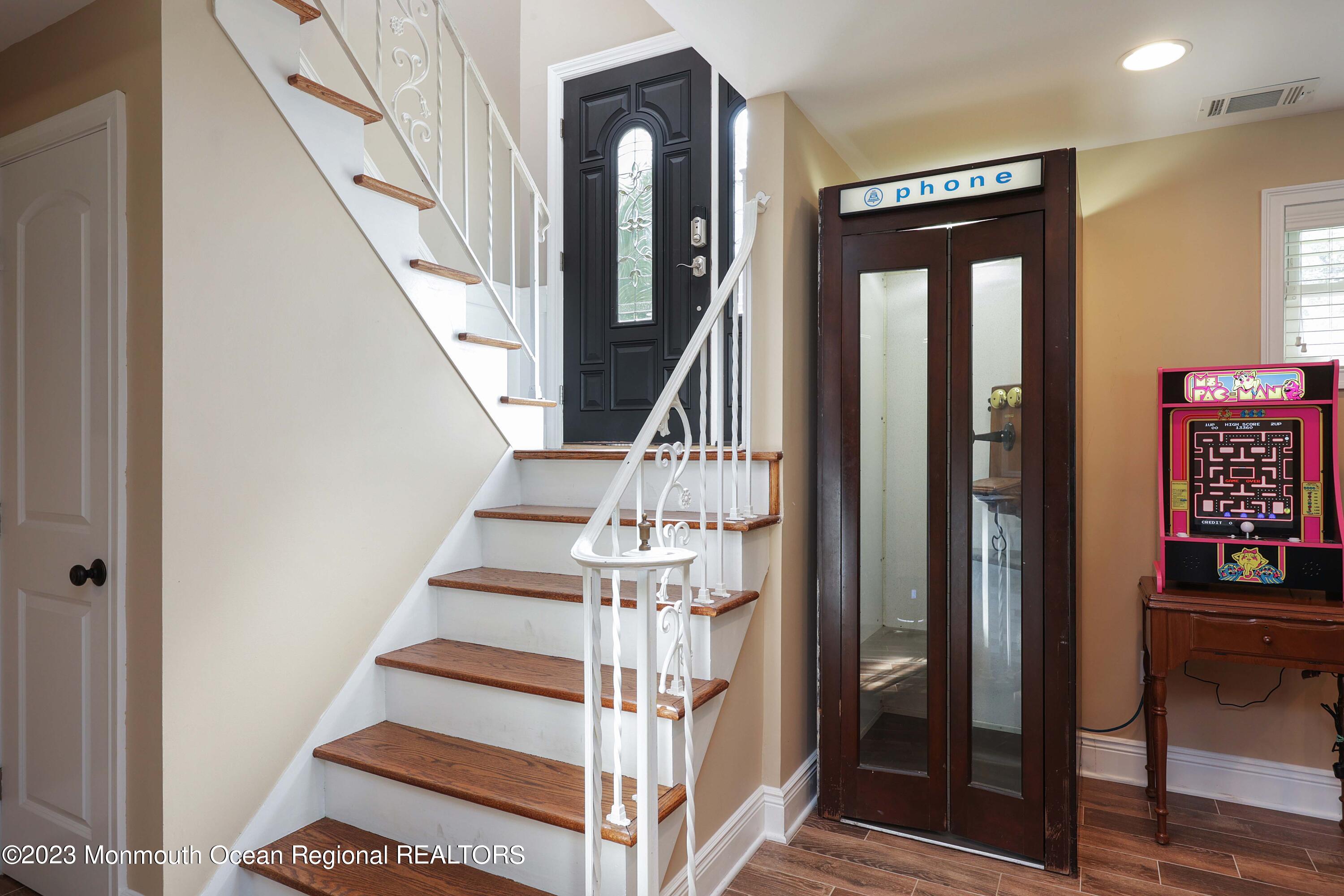 683 Hopping Road Belford, NJ 07718 - Photo 16 of 50 758A0819